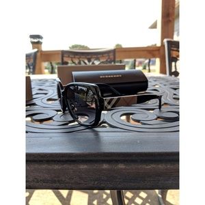 NWT Authentic Womens Burberry Square Sunglasses